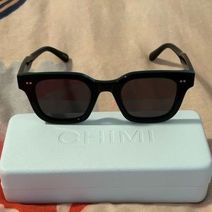 Chimi black sunglasses